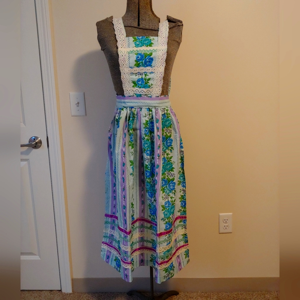 Gorgeous! Vintage Handmade Full Maxi Floral Apron